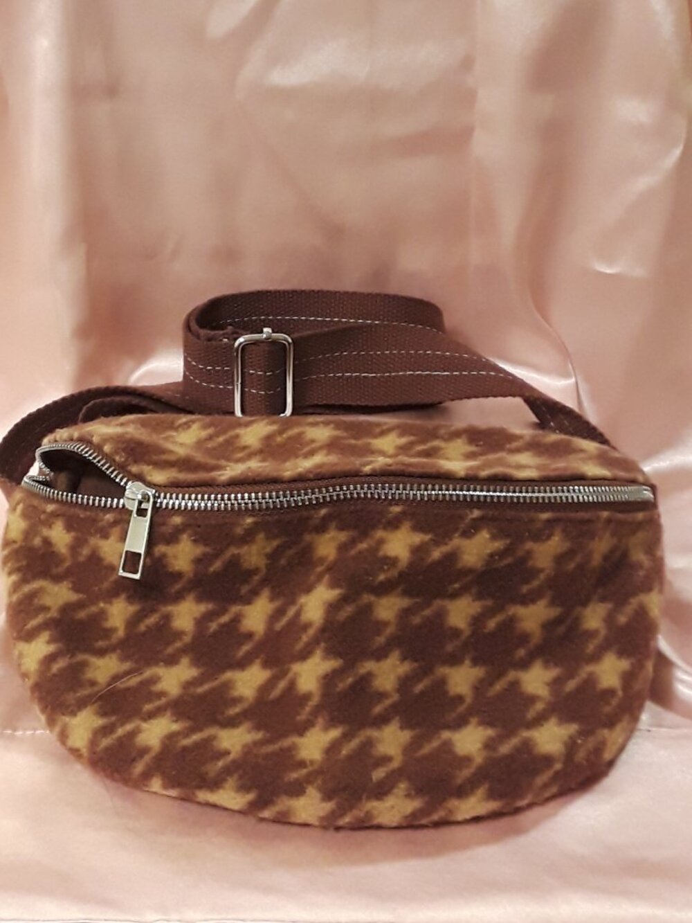 Aerie Wool-Look Plaid Belt Bag/Fanny Pack Brown & Tan. Canvas Strap, Zip 3 Sides